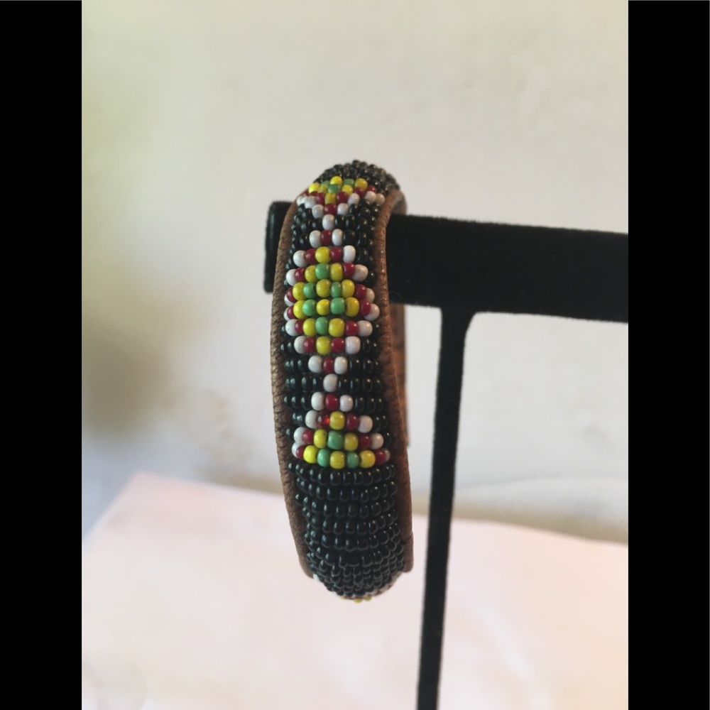 Kenyan Masai beaded bracelet on leather